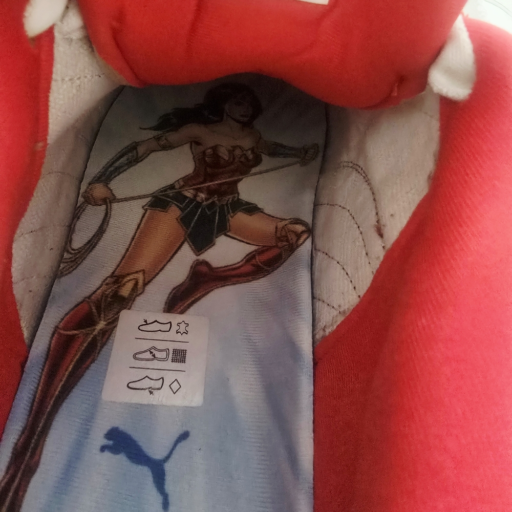Wonder Woman Puma Sneakers (Cali Star) - Picture 7 of 7